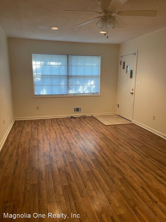 Building Photo - 2 br, 1.5 bath House - 8662 Bowden St.