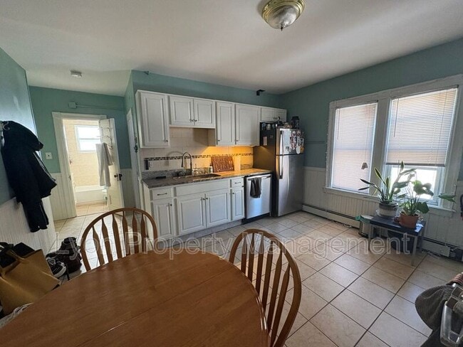 Foto del edificio - 250 Sayles Ave