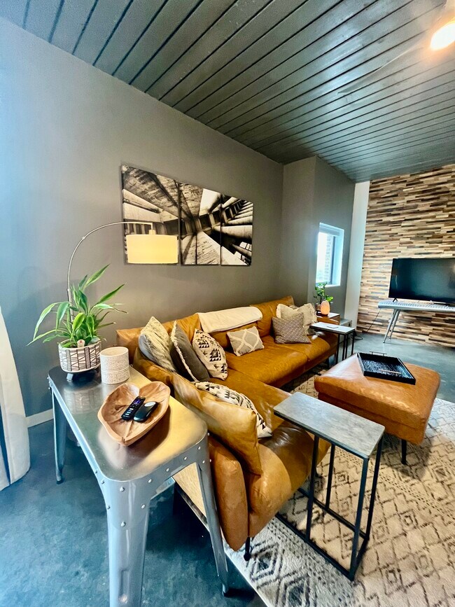 Photo - 620 Glen Iris Dr NE Apartment