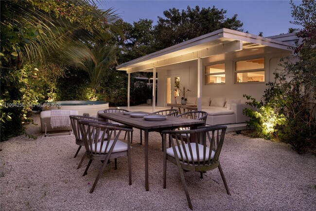 Foto del edificio - 3138 SW 15th St
