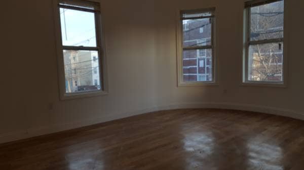 Building Photo - 174 Chestnut St