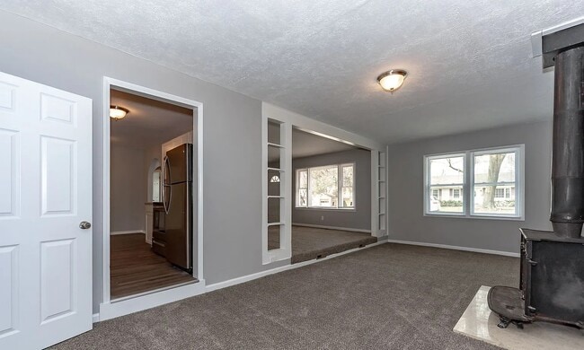 Building Photo - 13119 Fuller Ave