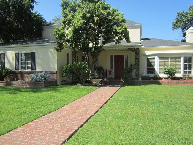 Classic Home Near Golf Course - Classic Home Near Golf Course
