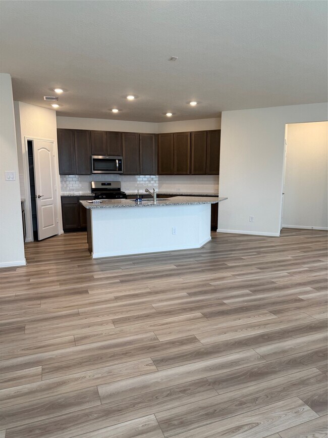 Building Photo - 4821 Vida Vis Dr