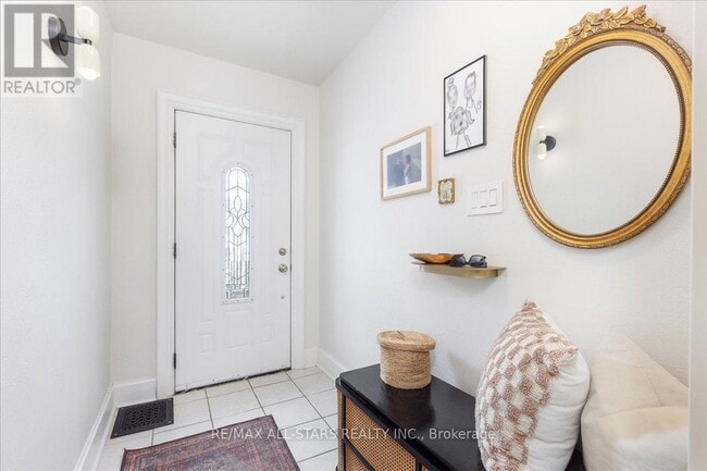 Building Photo - 387 Ontario St