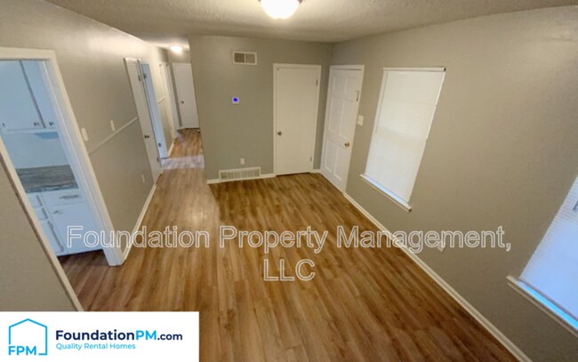 Foto del edificio - 4572 Spring Glen Dr