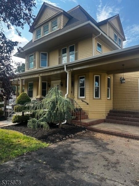 Building Photo - 259 Elm Ave