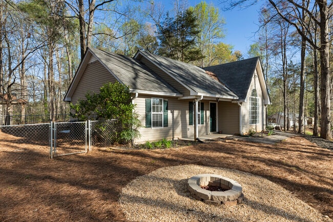Building Photo - 6605 Overton Cir