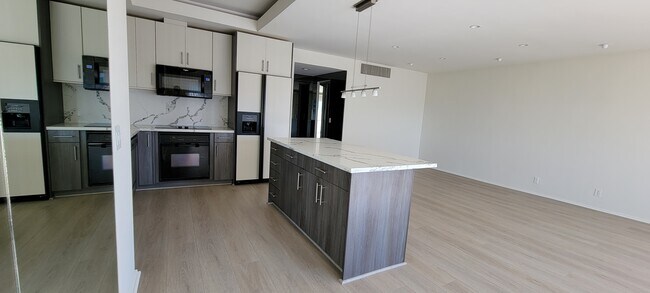 Building Photo - 10701 Wilshire Blvd