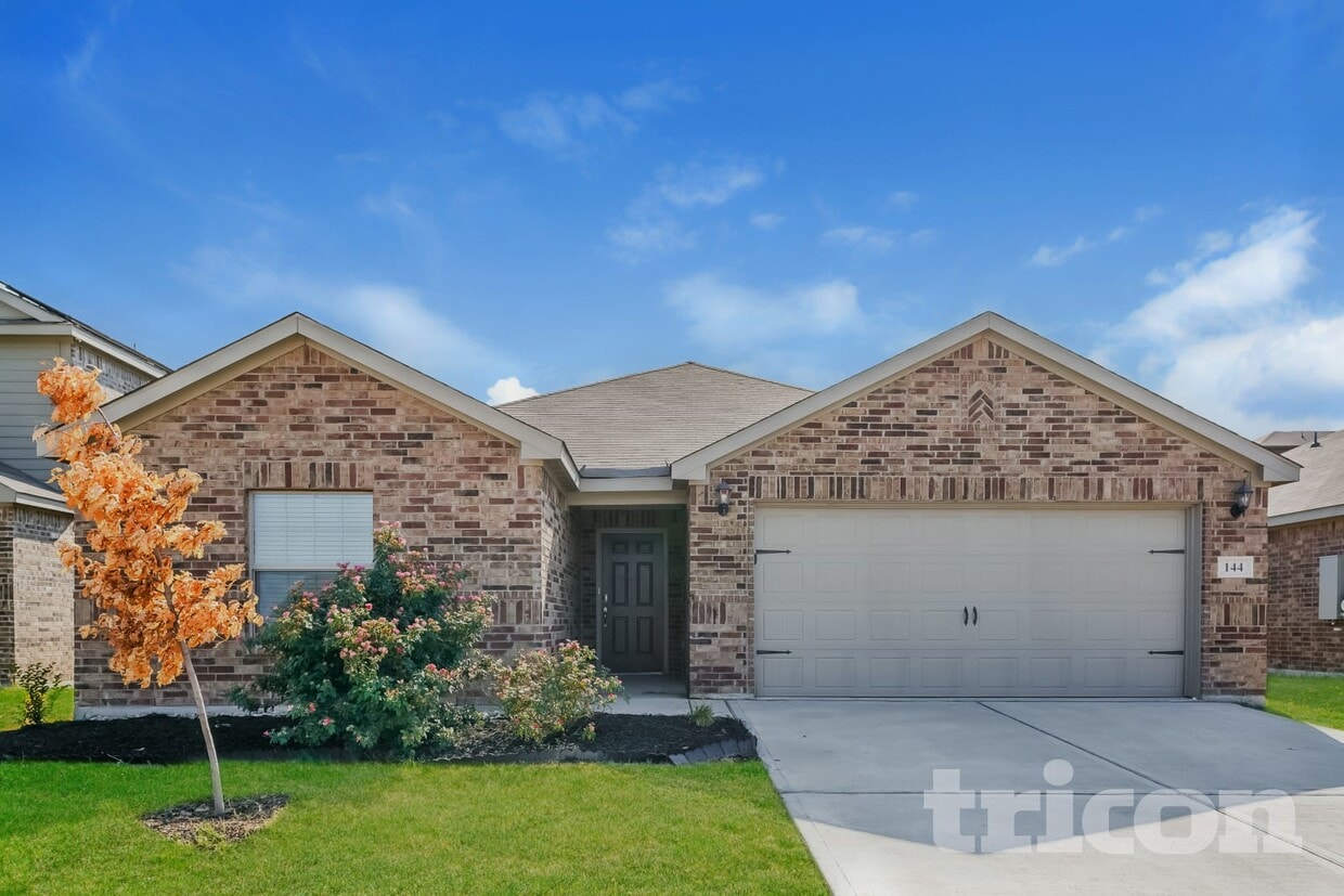 Primary Photo - 144 Bandana Cir