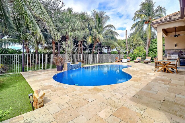 Foto del edificio - 1289 Beacon Cir