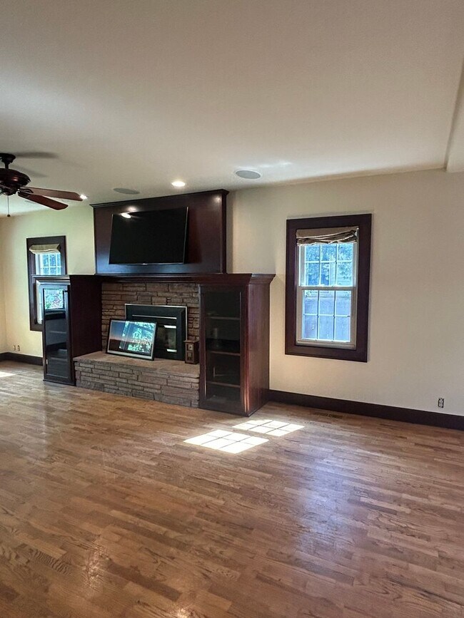 Foto del edificio - One-of-a-Kind Bungalow Oasis on Poly Drive...