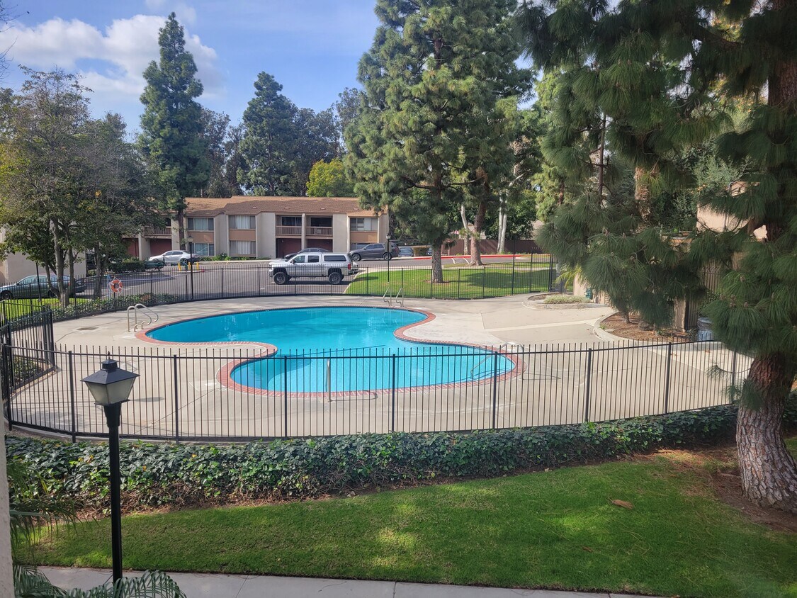 1125 Badger Cir Unit 3bdr 2bath Condo, Ventura, CA 93003 Condo for