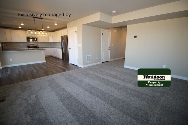 Foto del edificio - Coming soon! Beautiful 4-bedroom home at L...