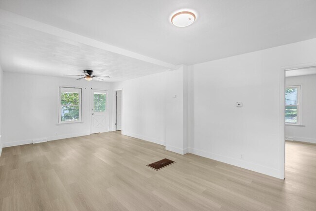 Foto del edificio - 1200 S 3rd St