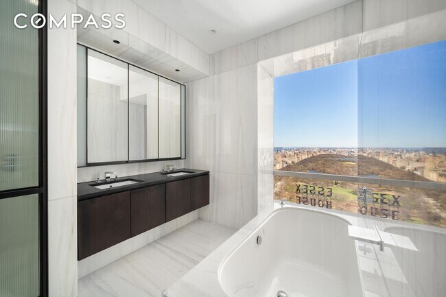 Foto del edificio - 157 W 57th St