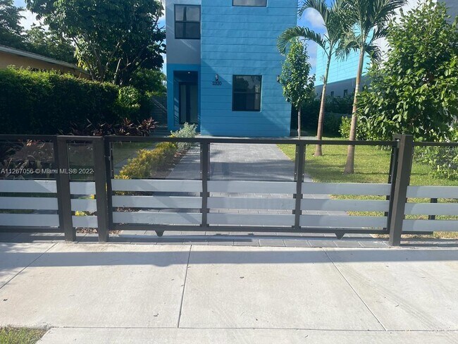 Building Photo - 2320 SW SW 14 Street  2320 Miami Fl 33145