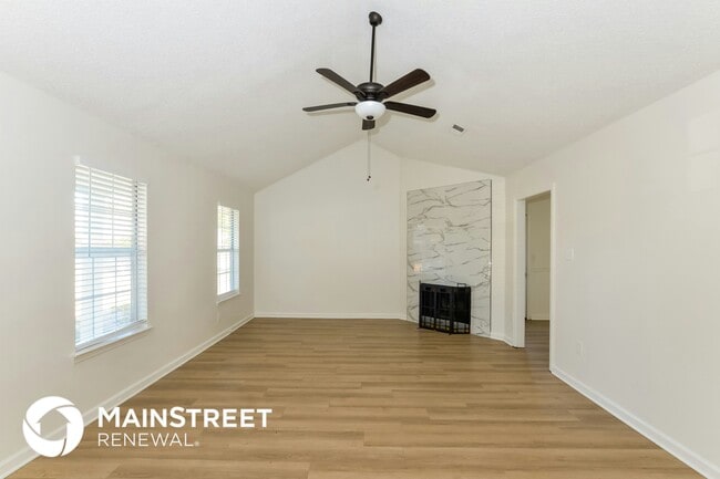 Foto del edificio - 7881 Collins Wood Cove