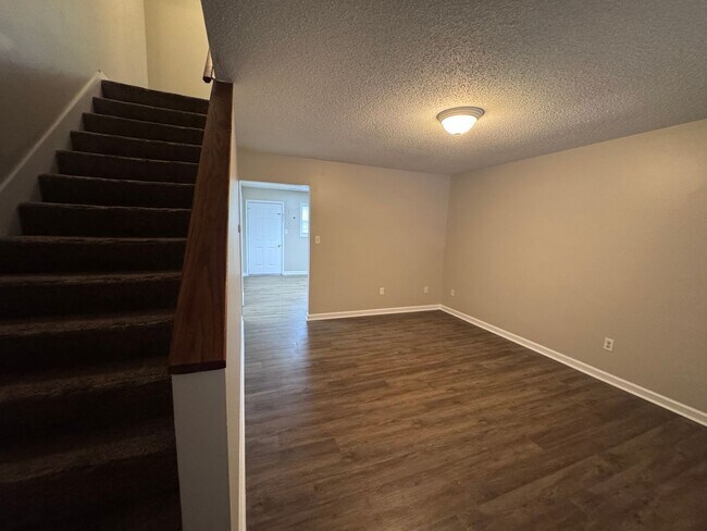 Foto del edificio - 2 Bed 1.5 Bath Apartment in Benton