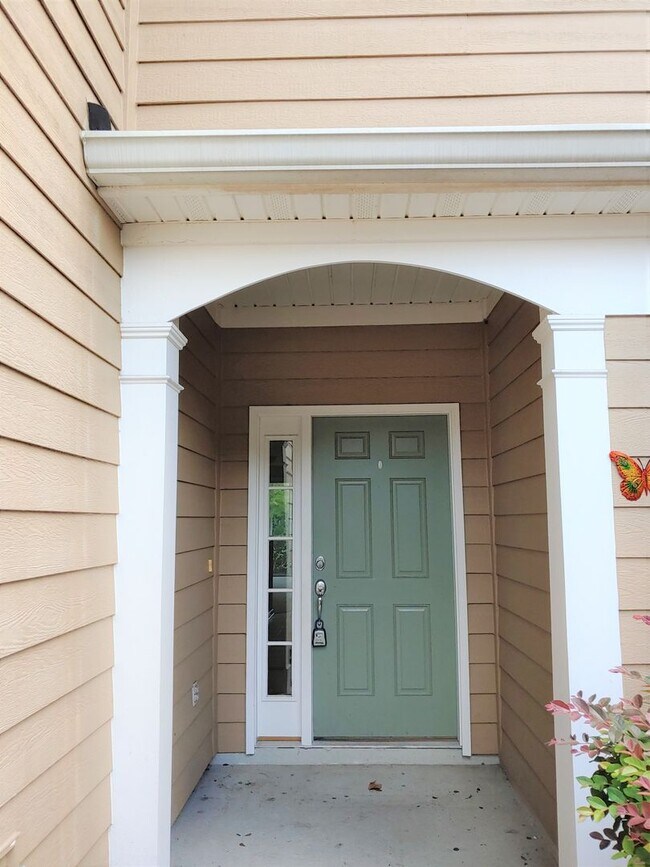 Building Photo - Wolf Creek Townhome