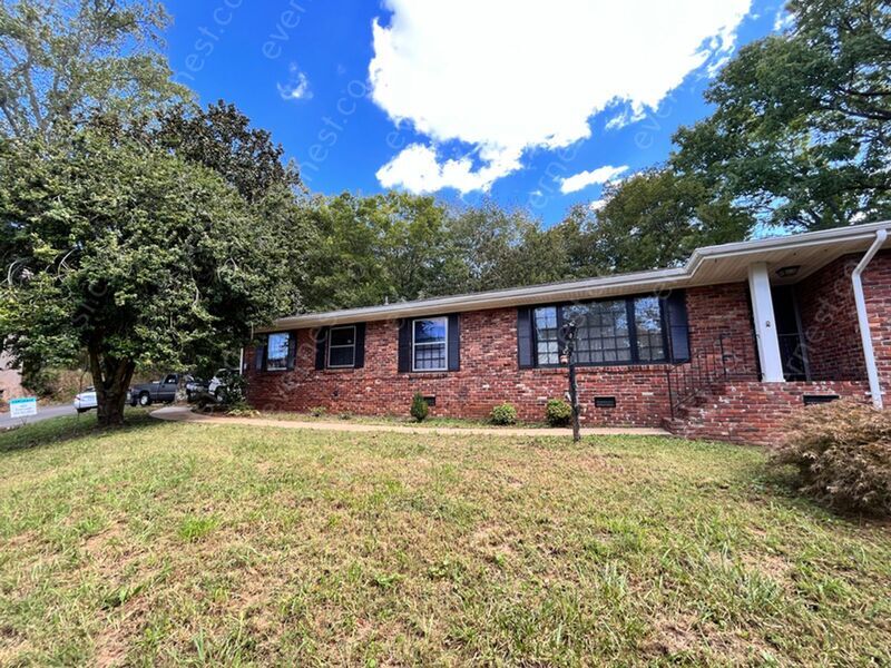Primary Photo - 297 Old County Rd