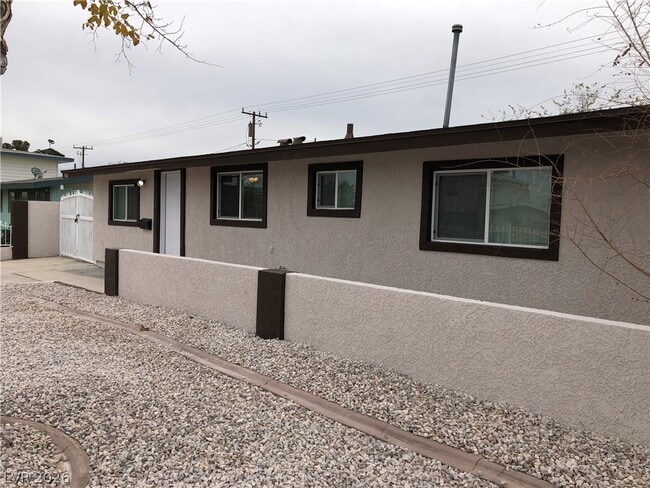 Foto del edificio - 5813 Evergreen Ave