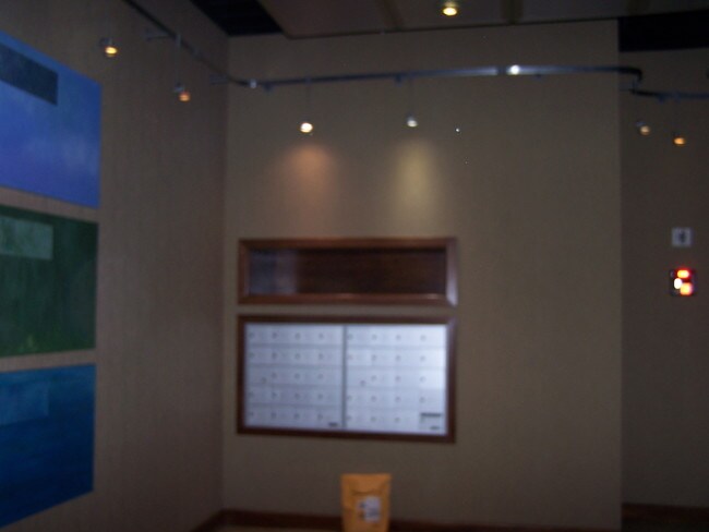 Building Photo - 40 E Northwest Hwy