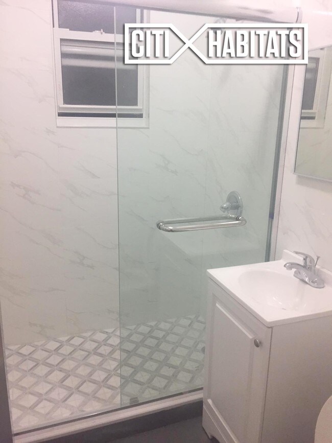 Foto del edificio - 4338 42nd St