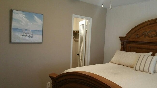 Photo - 3220 NE 15th St House