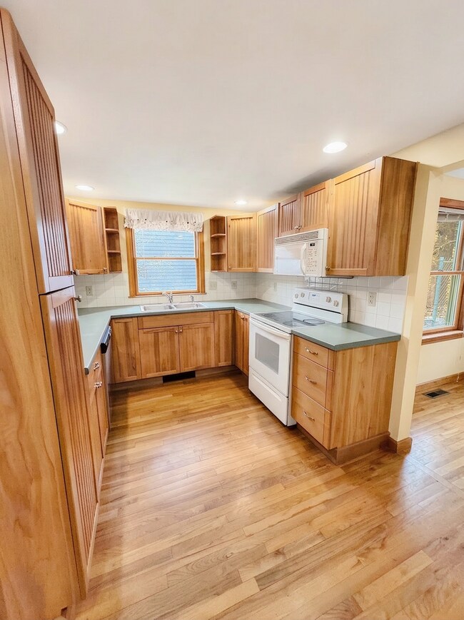 Foto del edificio - 136 Oak St