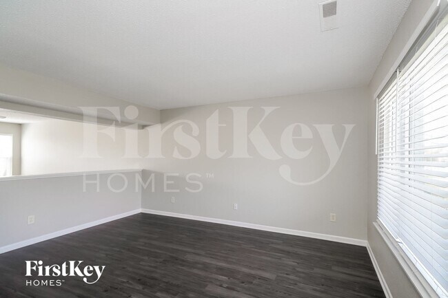 Building Photo - 837 Franklin Lakes Blvd