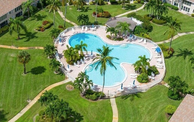 Foto del edificio - 190 Palm Dr