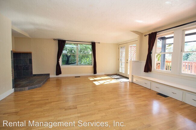 Building Photo - 3 br, 2 bath House - 320 SW Carson St
