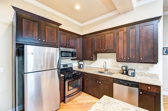 Foto del edificio - 2730 N Ashland Ave