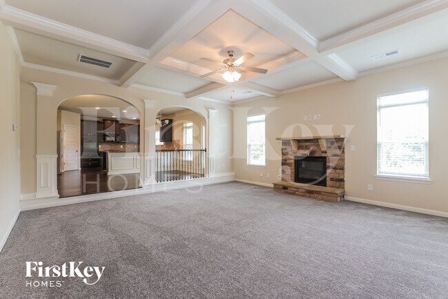 Building Photo - 1328 Wild Rose Dr SE