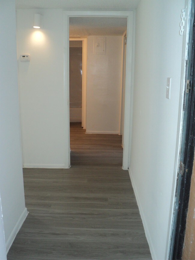 Building Photo - 2559 N Alafaya Trail