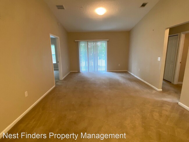 Foto del edificio - 7920 Merrill Rd