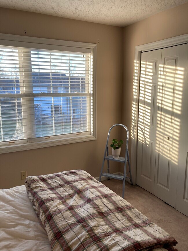 Building Photo - 5003 Monterey Ave