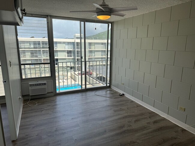 Foto del edificio - Sunny 2-Bed in Honolulu with Pool, BBQ Area, and Covered Parking - Close to UH-Manoa