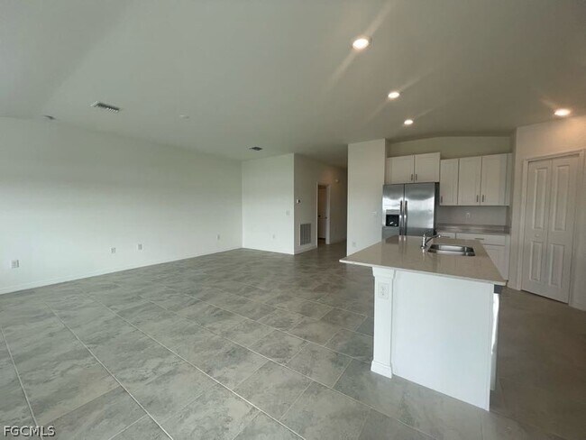 Building Photo - 17121 Parma Ct