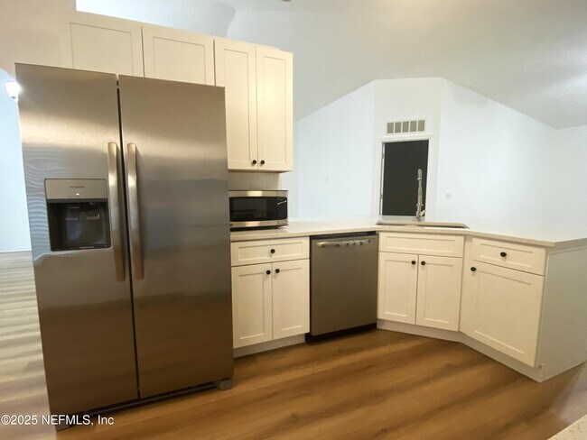 Foto del edificio - 11565 Whisperingbrook Ln