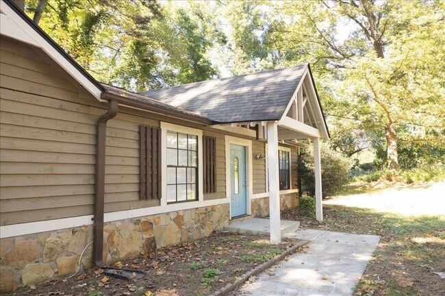 Foto del edificio - 3bd/2ba Home in Cul-De-Sac in Quiet Neighb...