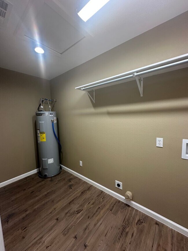 Foto del edificio - 3 Bed 2 Bath Brick Home - New Construction