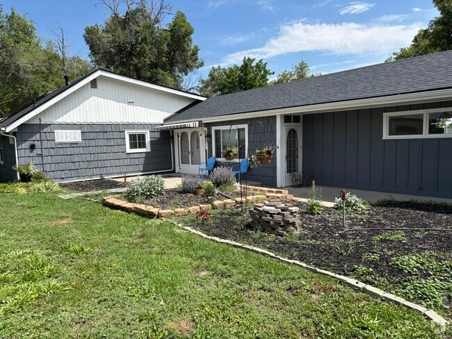 Building Photo - 6430 W 62nd Pl