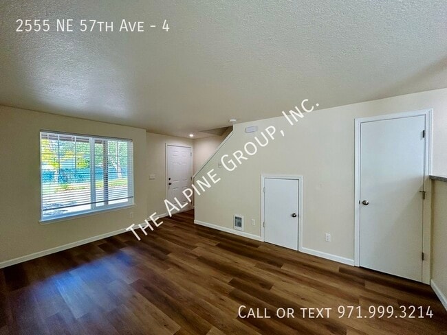 Building Photo - Townhome Style Unit in NE PDX