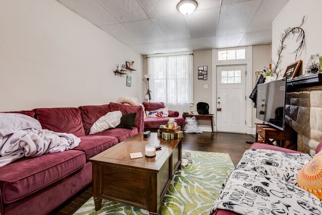 Photo - 406 Kingsboro St Apartment