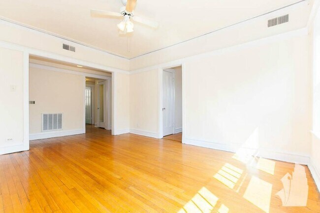 Foto del edificio - 2516 N Kedzie Blvd