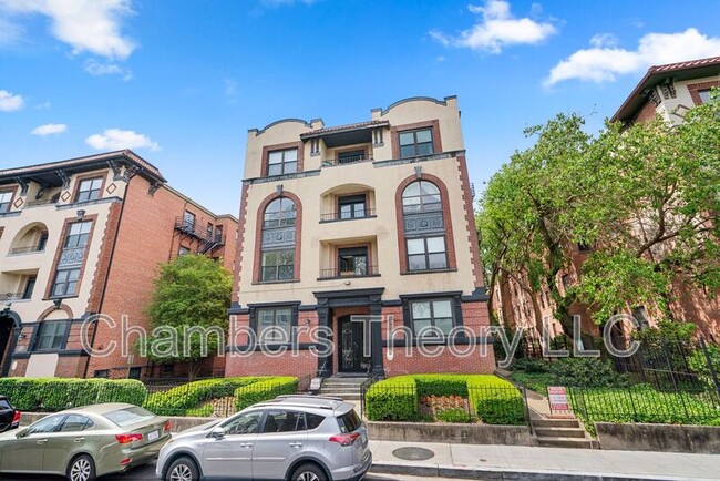 Foto del edificio - 1438 Meridian Pl NW