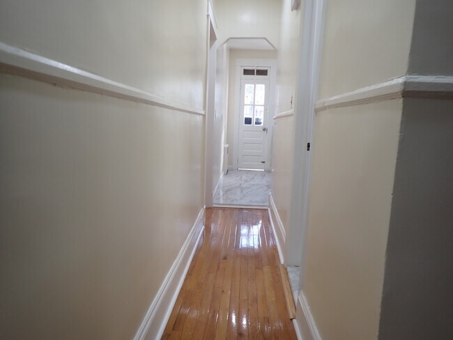 Building Photo - 142 E 32nd St