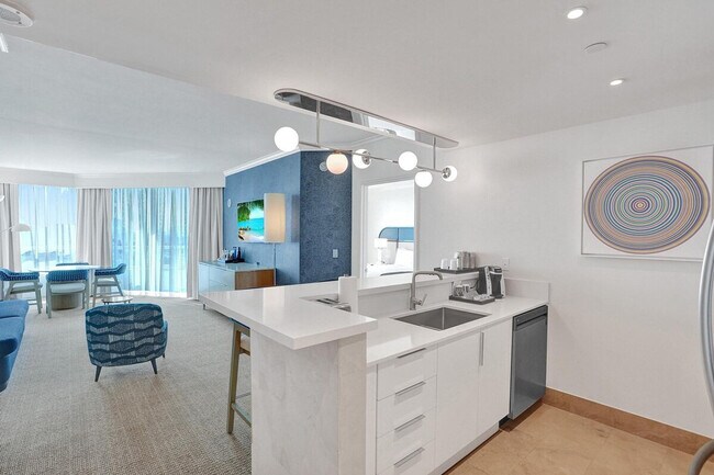 Foto del edificio - 4401 Collins Ave